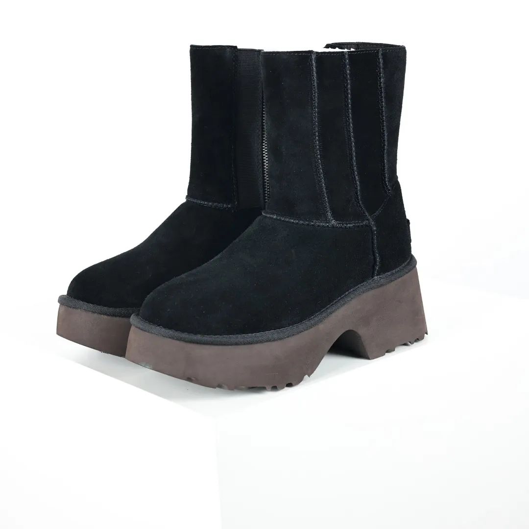Pick up locally 💰700 Core recommended good price It is a very suitable choice for home furnishings. In the new year, uug launched a series of styles, which are partial to the preferences of young consumers and have also moved to the forefront of fashion trends. Shoe body material: water-repellent coated suede upper, 17 mm UGGPURE™ implantable wool insole, lightweight non-slip and comfortable rubber outsole, with brand LOGO and trademark, with full packaging Size: 35 36 37 38 39 40